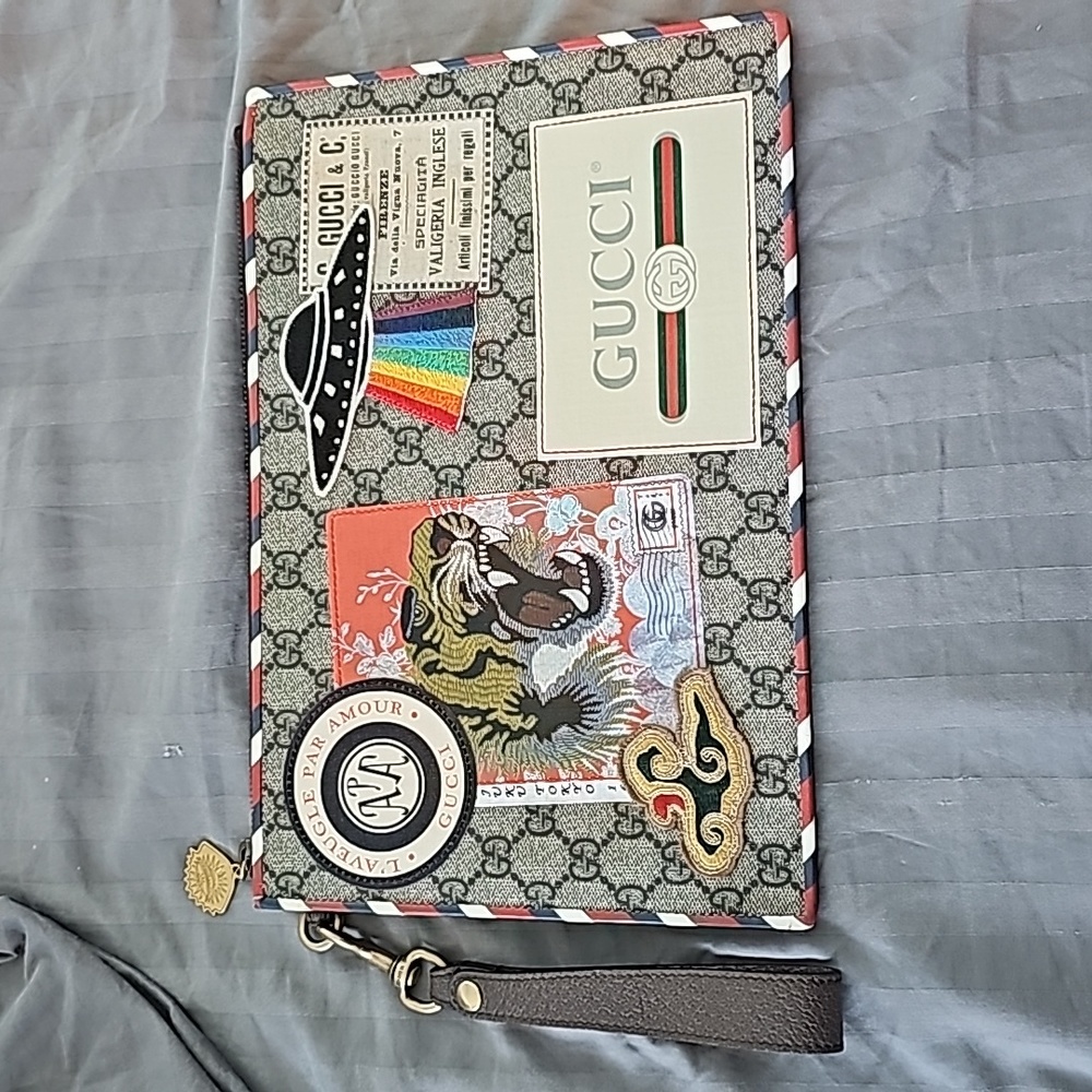 Gucci alien pouch